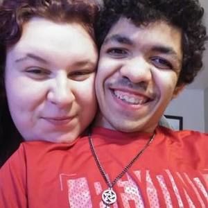 Meet your Posher, Arielle